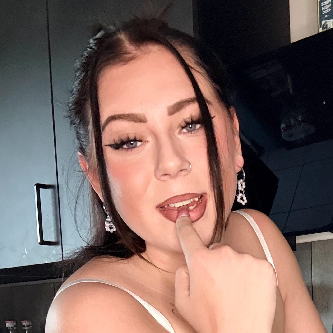 Kira Antonov OnlyFans profile